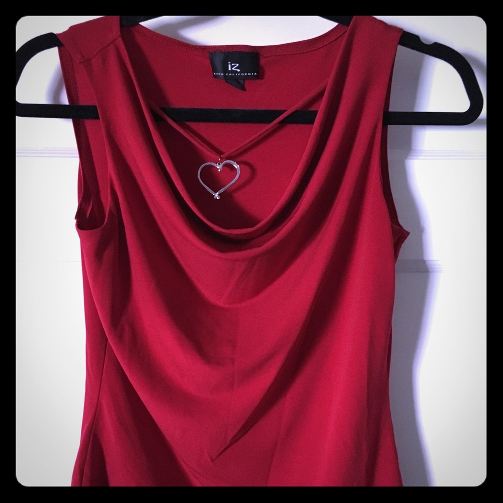 Cute red sleeveless top, M